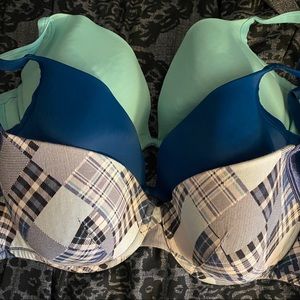THREE Cacique by Lane Bryant Plunge Bras 42C